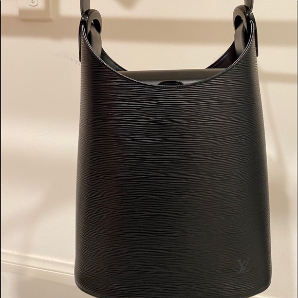 LV bucket bag - Picture 2 of 2